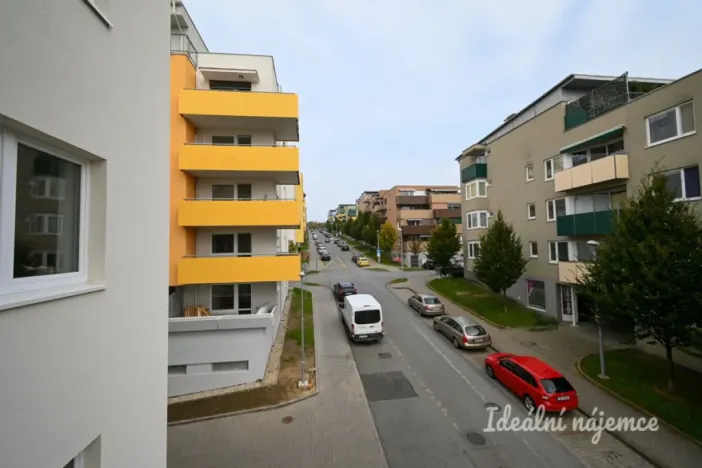 Pronájem bytu 1+kk, Brno, Křepelčí, 33 m2
