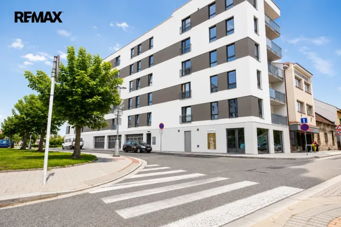 Prodej bytu 1+kk, Hradec Králové, V Koutech, 37 m2