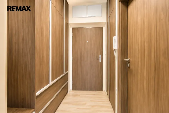 Prodej bytu 1+kk, Hradec Králové, V Koutech, 37 m2