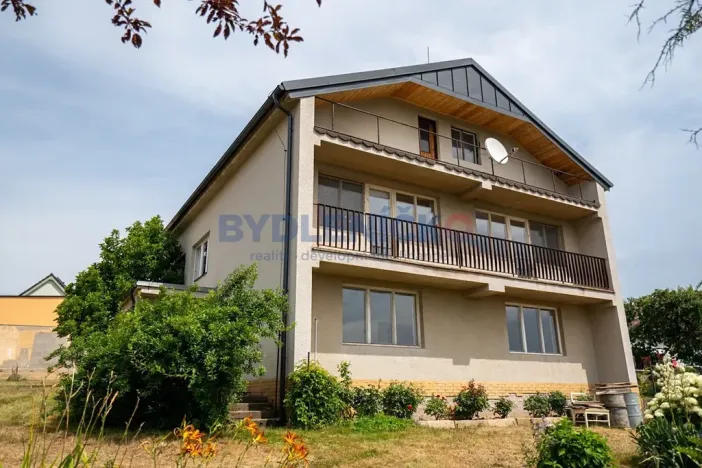 Prodej vícegeneračního domu, Střížov, 252 m2