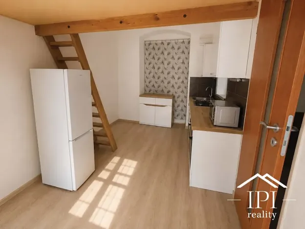 Pronájem bytu 1+1, Praha - Malá Strana, Říční, 47 m2
