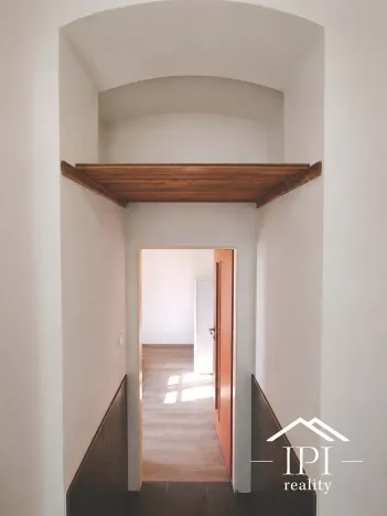 Pronájem bytu 1+1, Praha - Malá Strana, Říční, 47 m2