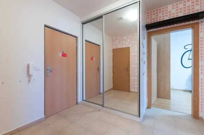 Pronájem bytu 2+kk, Praha - Uhříněves, Sušilova, 61 m2