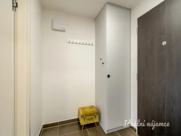 Pronájem bytu 1+kk, Praha - Libeň, Vojenova, 35 m2