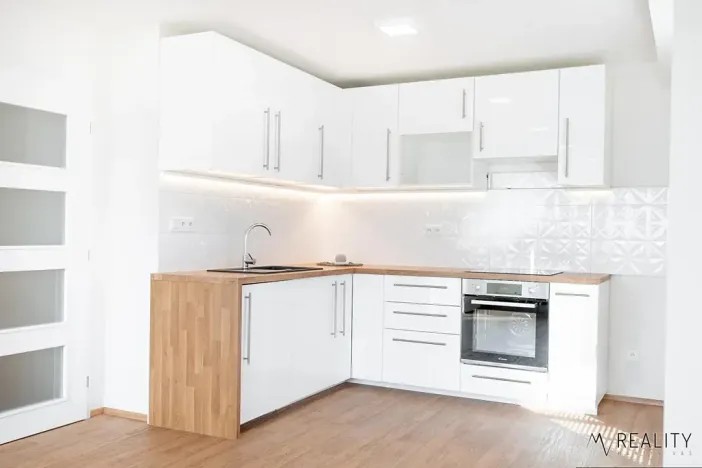 Pronájem bytu 2+kk, Ostrava, Svojsíkova, 57 m2