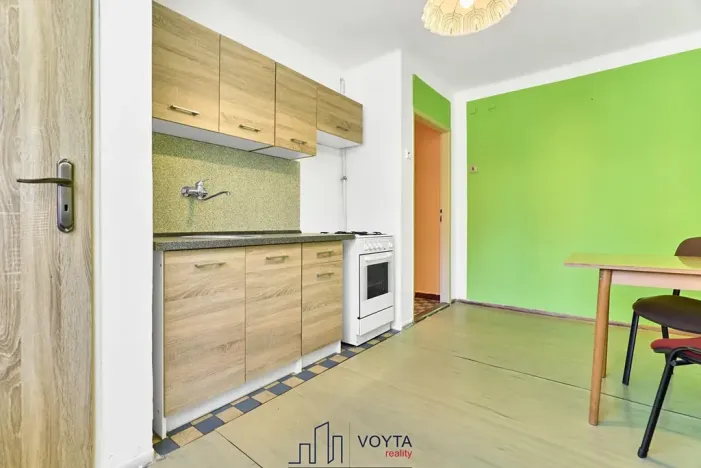 Prodej bytu 2+1, Karlovy Vary, Zbrojnická, 61 m2