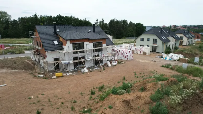 Prodej bytu 2+kk, Nučice, U zastávky, 73 m2