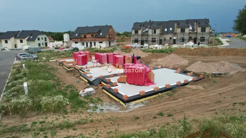 Prodej bytu 2+kk, Nučice, U zastávky, 73 m2