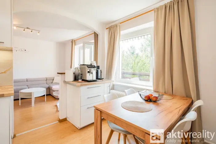 Prodej rodinného domu, Praha - Komořany, Nad teplárnou, 260 m2
