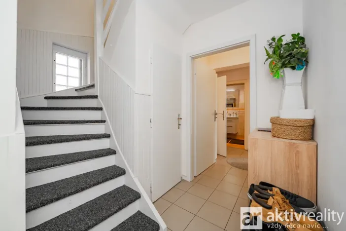 Prodej rodinného domu, Praha - Komořany, Nad teplárnou, 260 m2