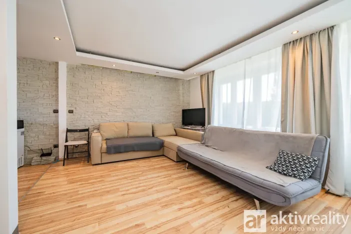 Prodej rodinného domu, Praha - Komořany, Nad teplárnou, 260 m2