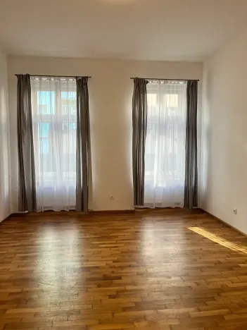 Pronájem bytu 1+kk, Praha - Karlín, Thámova, 39 m2