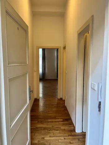 Pronájem bytu 1+kk, Praha - Karlín, Thámova, 39 m2