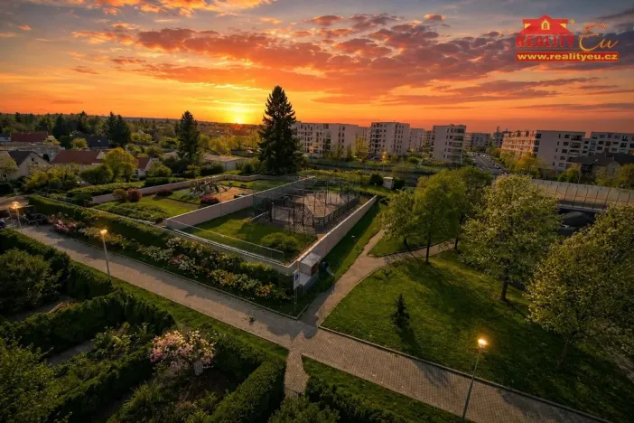 Prodej bytu 2+kk, Praha - Uhříněves, Nové náměstí, 57 m2