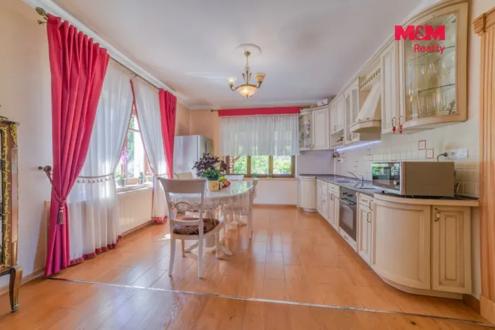 Prodej rodinného domu, Velká Hleďsebe, Pohraniční stráže, 220 m2