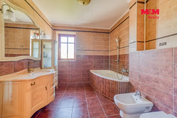 Prodej rodinného domu, Velká Hleďsebe, Pohraniční stráže, 220 m2