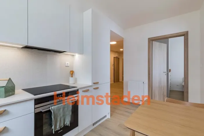 Pronájem bytu 2+1, Praha - Holešovice, U Pergamenky, 61 m2