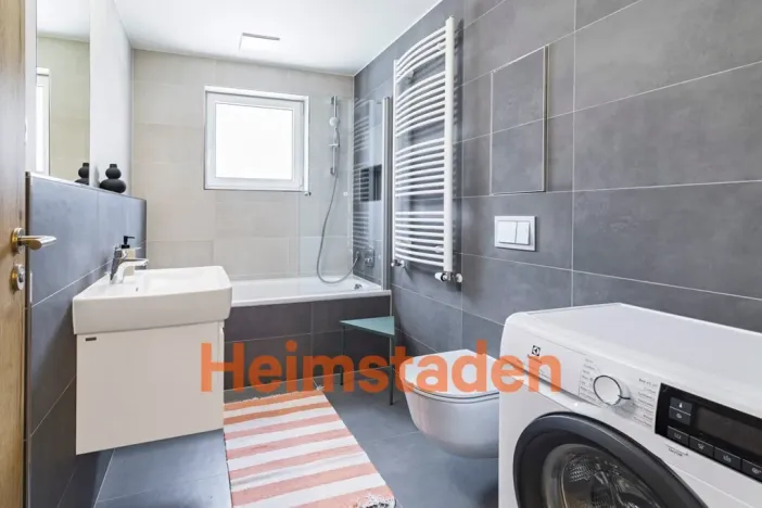Pronájem bytu 2+1, Praha - Holešovice, U Pergamenky, 61 m2