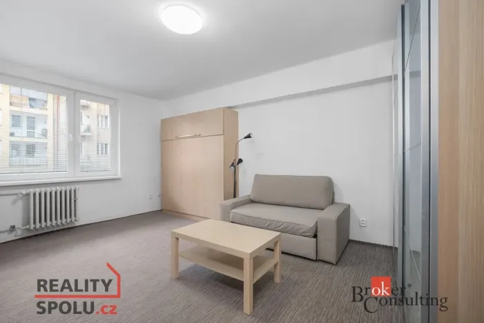 Pronájem bytu 1+1, Praha - Holešovice, U smaltovny, 40 m2