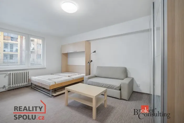 Pronájem bytu 1+1, Praha - Holešovice, U smaltovny, 40 m2