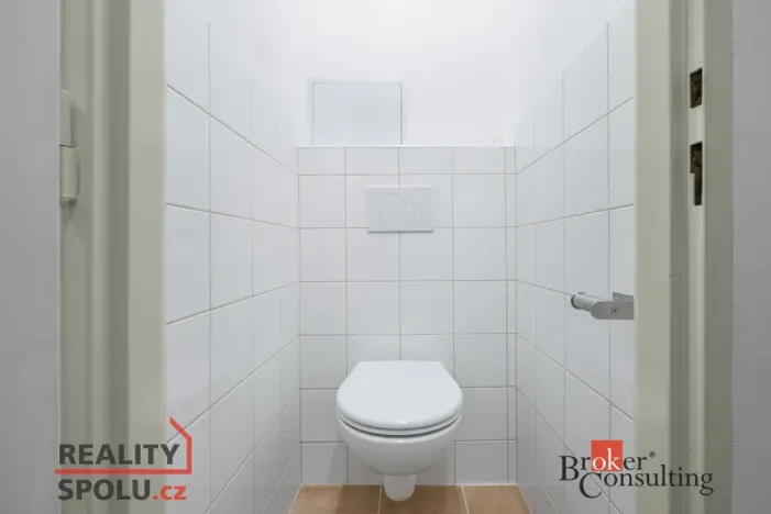 Pronájem bytu 1+1, Praha - Holešovice, U smaltovny, 40 m2