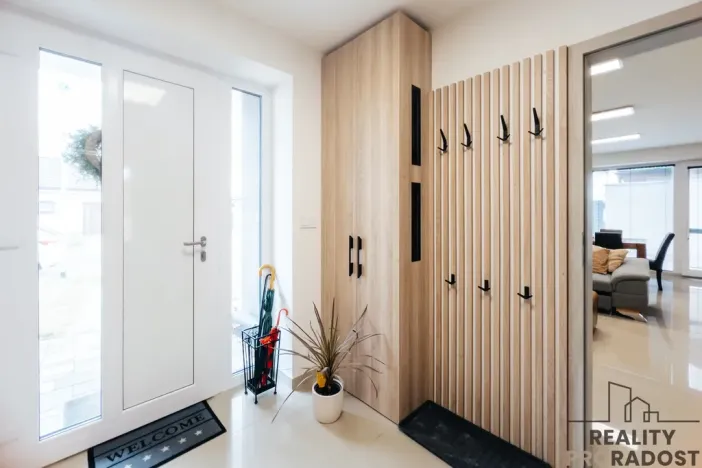 Prodej rodinného domu, Hrušky, Na Zahajce, 117 m2