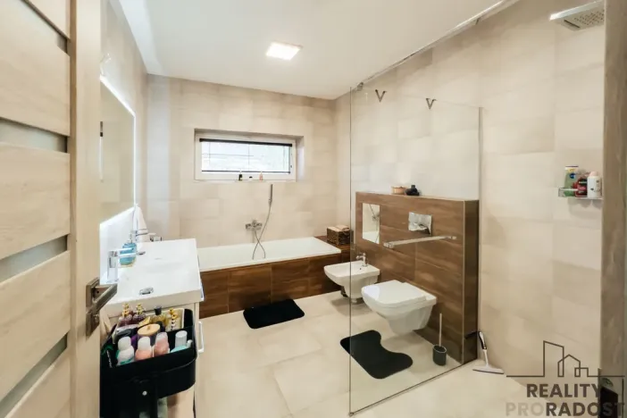 Prodej rodinného domu, Hrušky, Na Zahajce, 117 m2