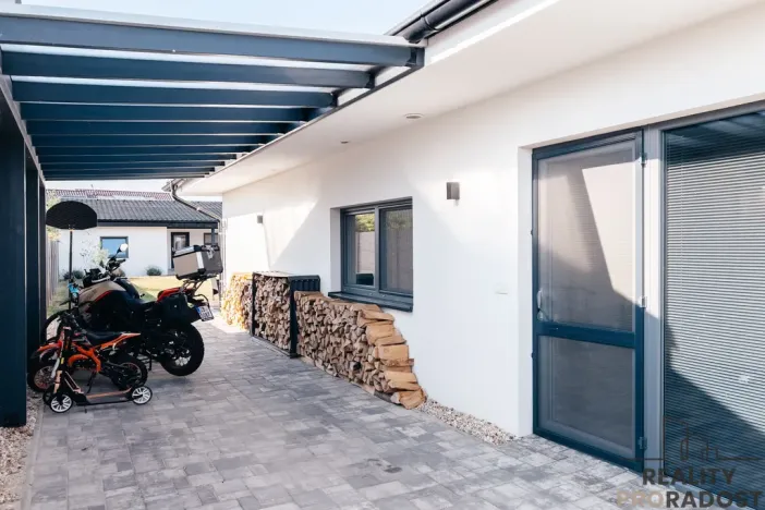 Prodej rodinného domu, Hrušky, Na Zahajce, 117 m2