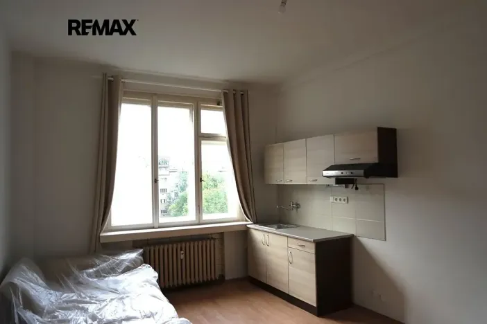 Pronájem bytu 1+kk, Praha - Libeň, Pivovarnická, 26 m2