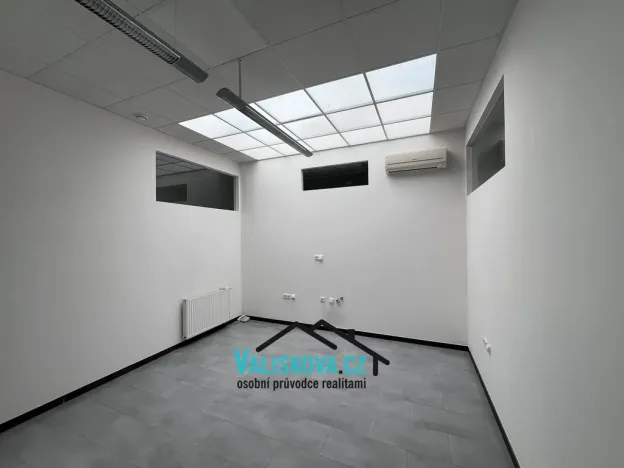 Pronájem kanceláře, Kroměříž, Jožky Silného, 150 m2