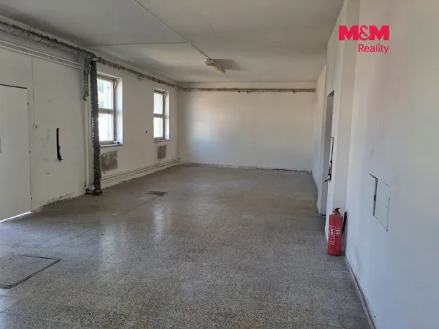 Pronájem skladu, Brno - Černovice, Hájecká, 137 m2
