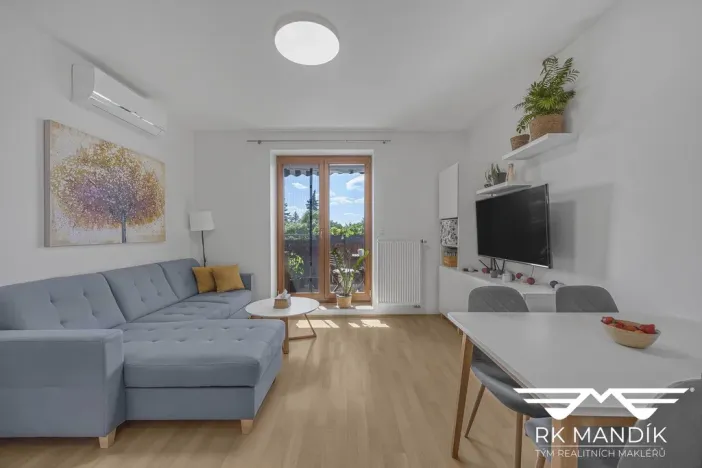 Pronájem bytu 2+kk, Zbuzany, Lomená, 43 m2