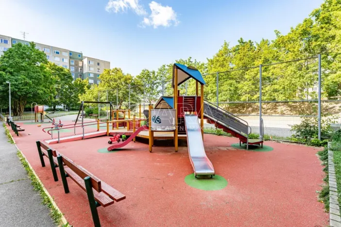 Pronájem bytu 3+1, Praha - Stodůlky, Běhounkova, 70 m2