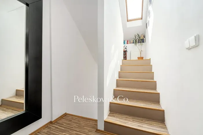 Prodej vícegeneračního domu, Praha - Štěrboholy, Pod areálem, 333 m2