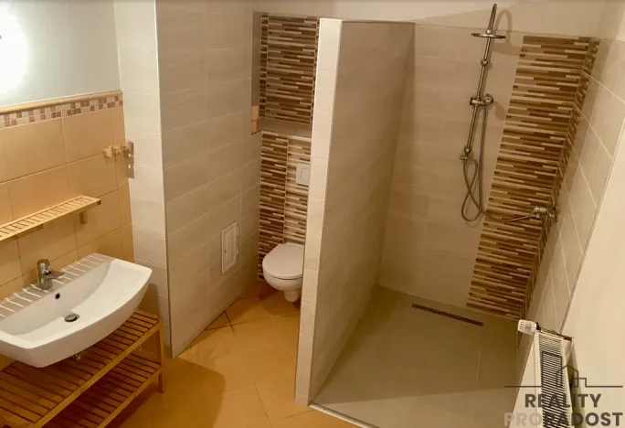 Prodej vícegeneračního domu, Vanovice, 450 m2