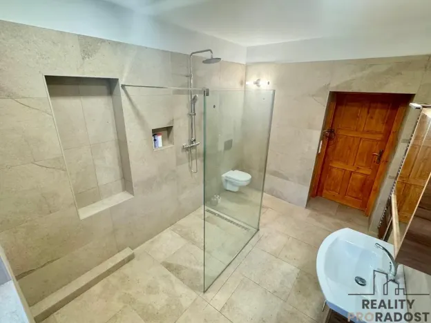 Prodej vícegeneračního domu, Vanovice, 450 m2