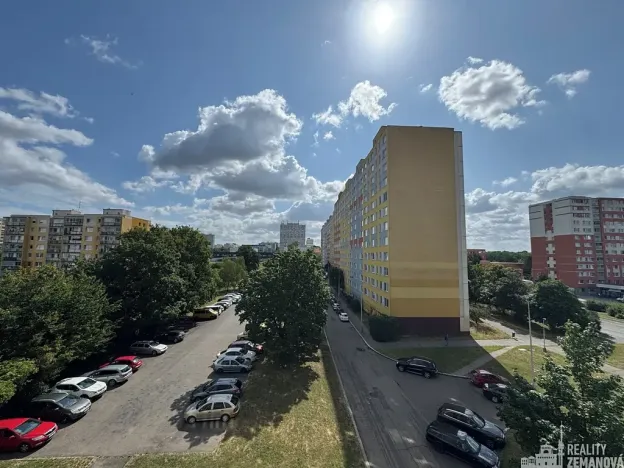 Pronájem bytu 1+kk, Praha - Troja, Svídnická, 28 m2
