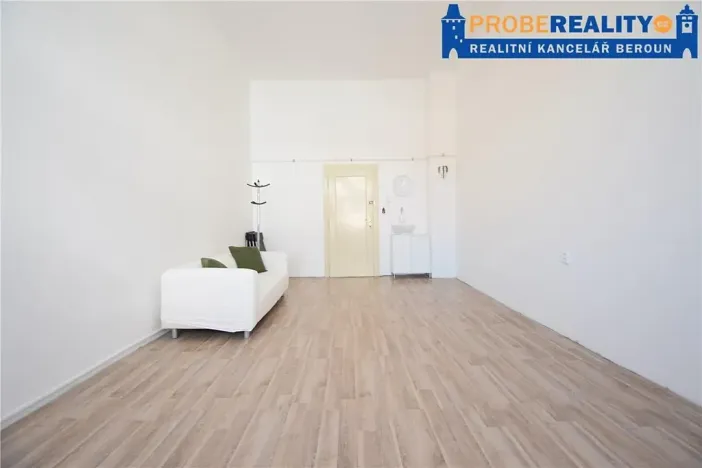 Pronájem kanceláře, Beroun, Husovo nám., 27 m2