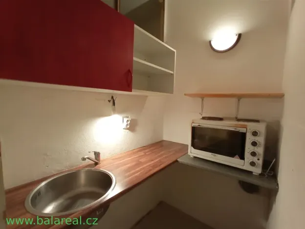Pronájem bytu 1+kk, Brno, Hoppova, 26 m2