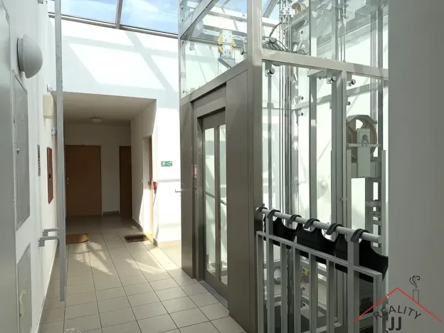 Pronájem bytu 2+kk, Praha - Kyje, Pelušková, 45 m2