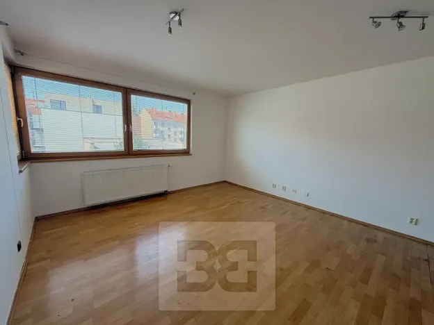 Pronájem bytu 1+kk, Hradec Králové, Na Střezině, 36 m2