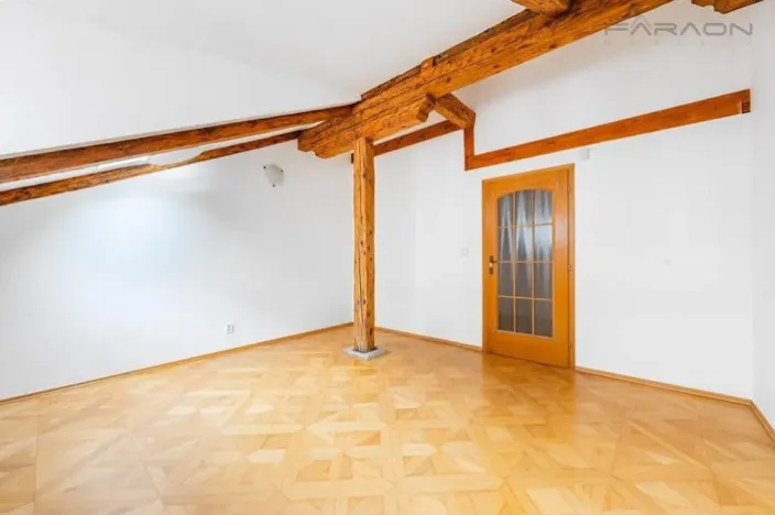 Pronájem kanceláře, Praha - Nové Město, Truhlářská, 221 m2