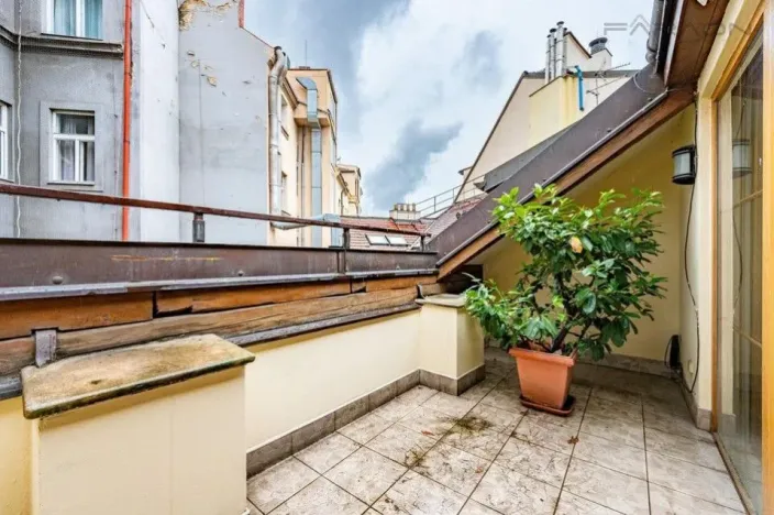 Pronájem kanceláře, Praha - Nové Město, Truhlářská, 221 m2