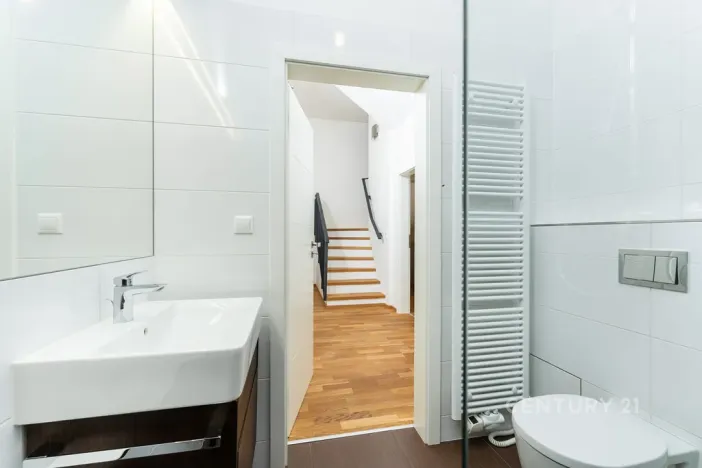 Pronájem bytu 4+kk, Praha - Prosek, Žitenická, 99 m2