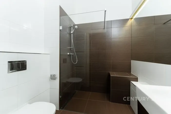 Pronájem bytu 4+kk, Praha - Prosek, Žitenická, 99 m2
