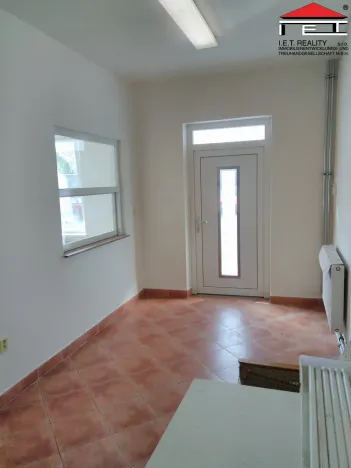 Pronájem výrobních prostor, Ostrava, U Řeky, 880 m2