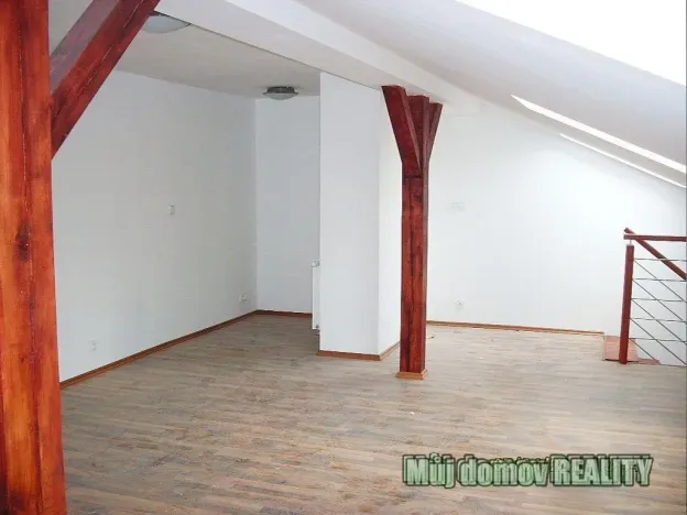Pronájem bytu 1+kk, Praha - Vysočany, Freyova, 45 m2