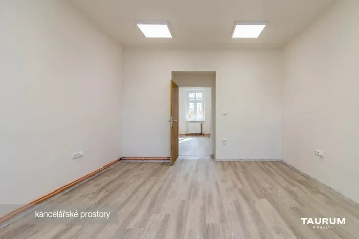 Pronájem kanceláře, Plzeň - Jižní Předměstí, Kotkova, 69 m2