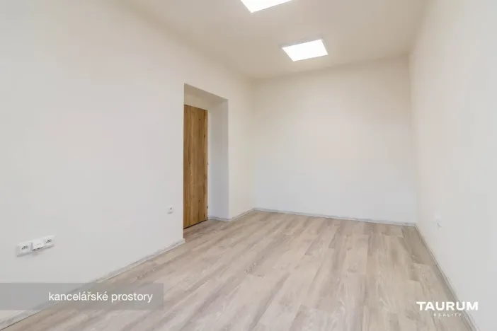 Pronájem kanceláře, Plzeň - Jižní Předměstí, Kotkova, 69 m2