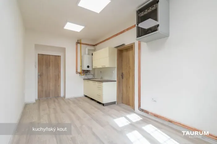 Pronájem kanceláře, Plzeň - Jižní Předměstí, Kotkova, 69 m2